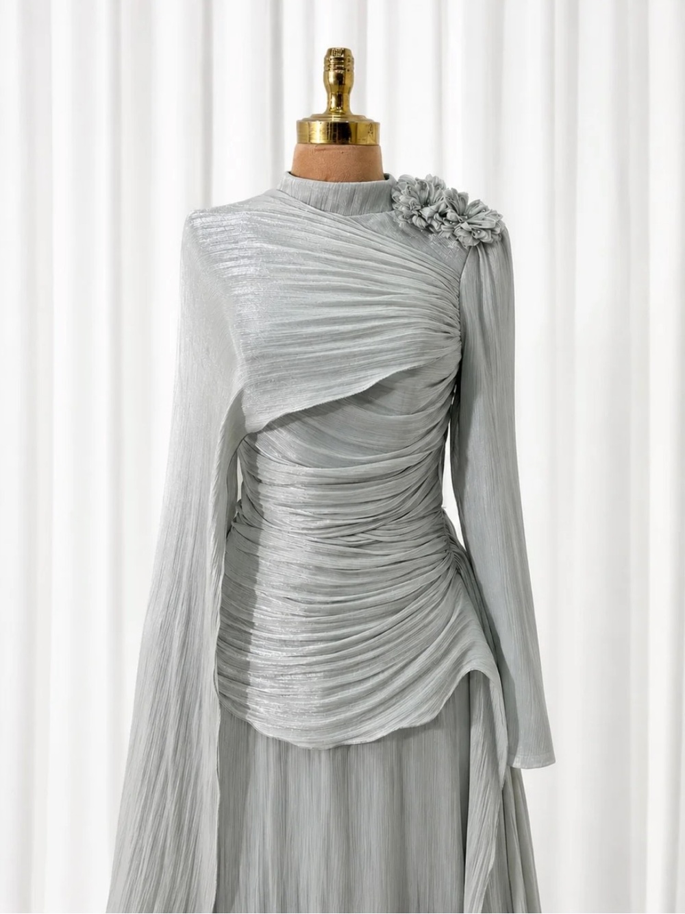 New evening gown dress with long sleeve size 38 or US4